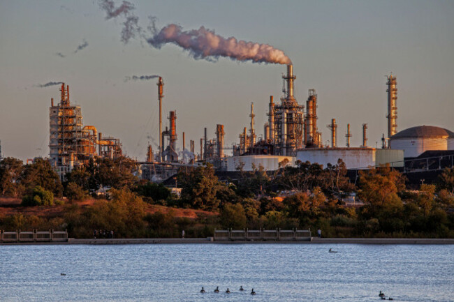 phillips-66-oil-refinery-from-ken-malloy-harbor-regional-park-wilmington-california-usa
